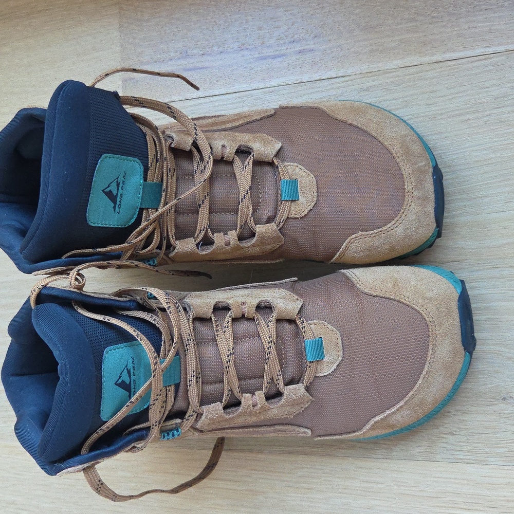 Altra Lone Peak Sneakes